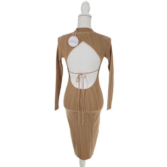 Petal & Pup NEW Milleri Long Sleeve Open Back Ribbed Dress in Camel Tan Size 6 - Picture 7 of 12